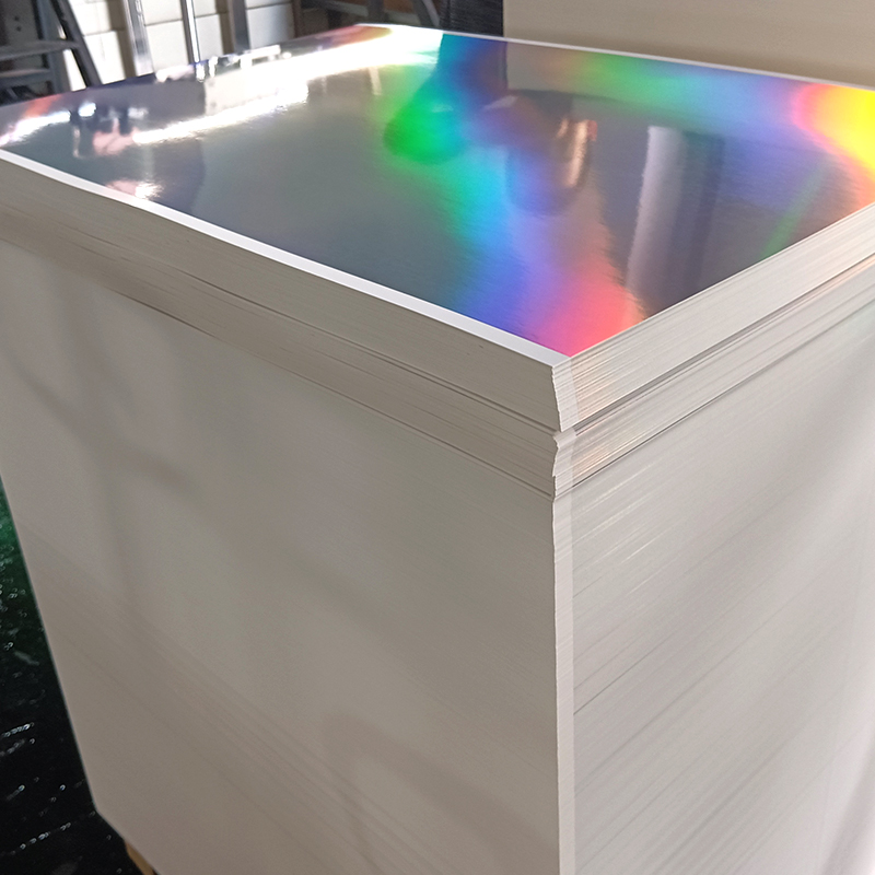 Stok Kartu Holografik Padat